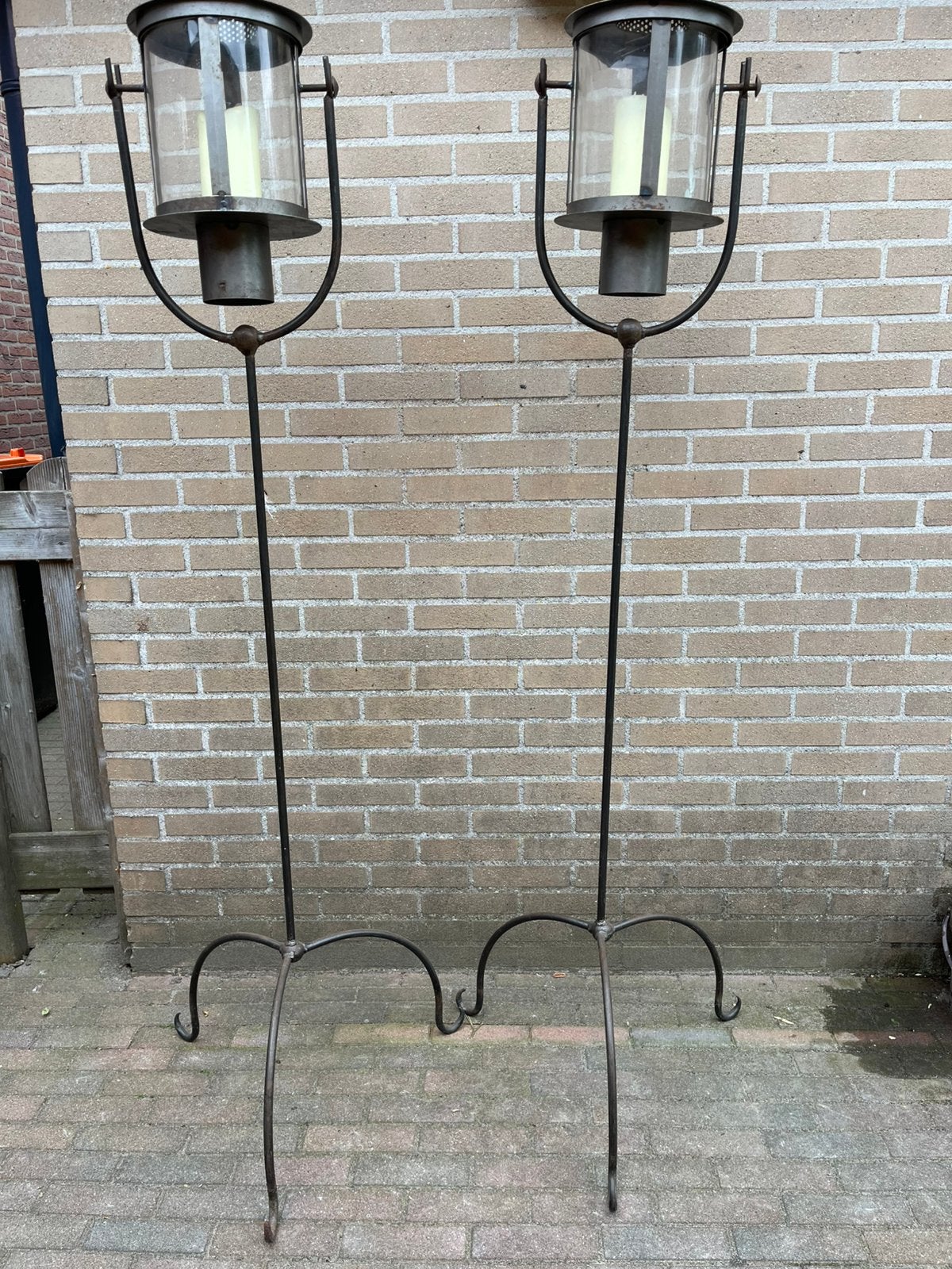 2 buitenlampen, Ophalen