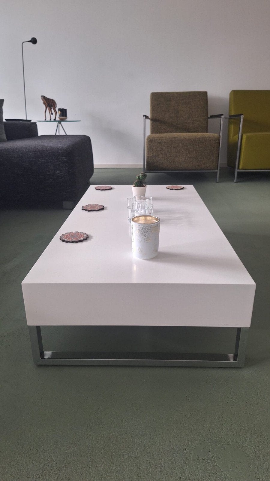 Witte salontafel met metalen onderstel, Huis en Inrichting, Gebruikt, 100 tot 150 cm, Modern, Metaal