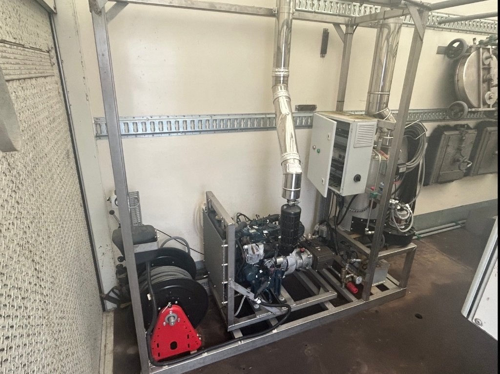Hogedrukreiniger warm water/stoomcleaner Kubota Interpump, Tuin en Terras, Hogedrukreinigers, Ophalen, Benzine, Kubota, Met regelbare waterdruk
