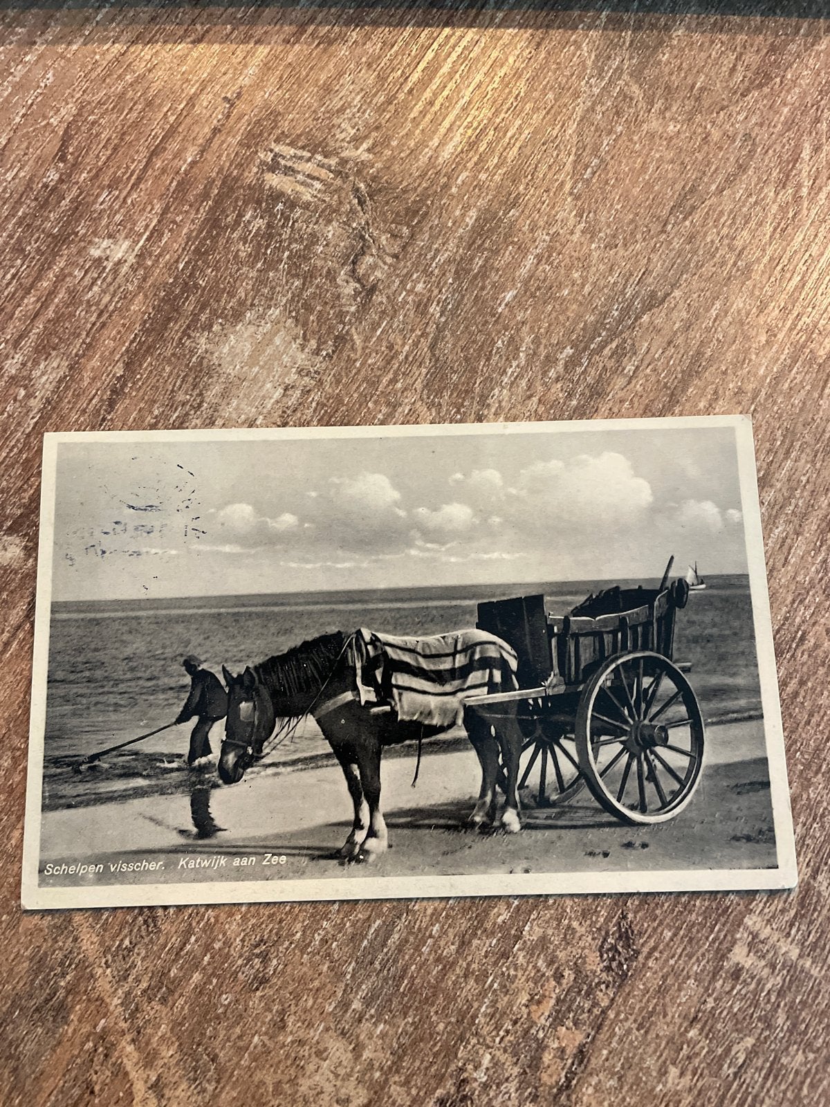 Oude ansichtkaart: Schelpenvisser Katwijk aan Zee, Ophalen of Verzenden, Voor 1920, Gelopen, Zuid-Holland