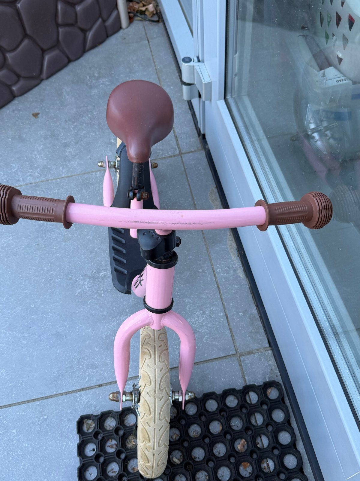 Roze loopfietsje voor kinderen - Bieden en ophalen, Fietsen en Brommers, Fietsen | Kinderfietsjes, Ophalen of Verzenden, Gebruikt