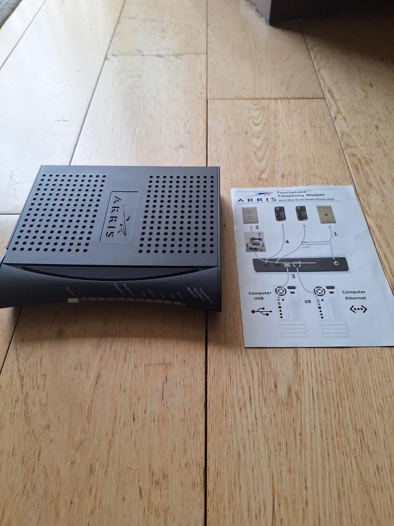Arris Touchstone Modem - Breedband Internet Router, Computers en Software, Routers en Modems, Gebruikt, Router met modem, Ophalen
