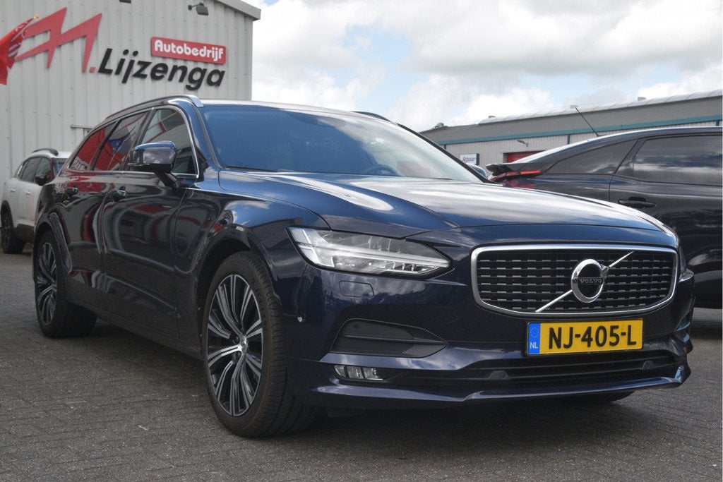 Volvo V90 2.0 T5 Momentum Stoelverwarming | lederen bekledin, Auto's, Volvo, 15 km/l, 4 cilinders, 93 €/maand, Onderhoudsboekje