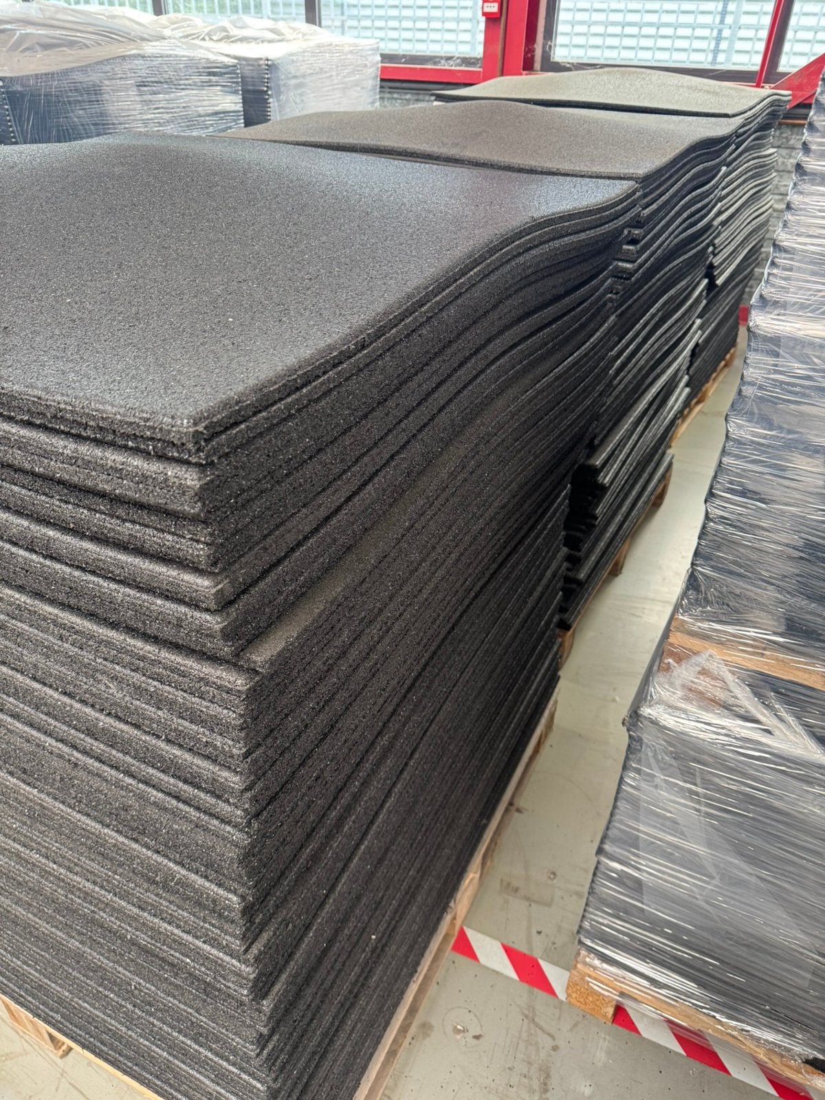 Fitness Tegels 100 x 100 x 1.5cm €12.50,- per stuk!