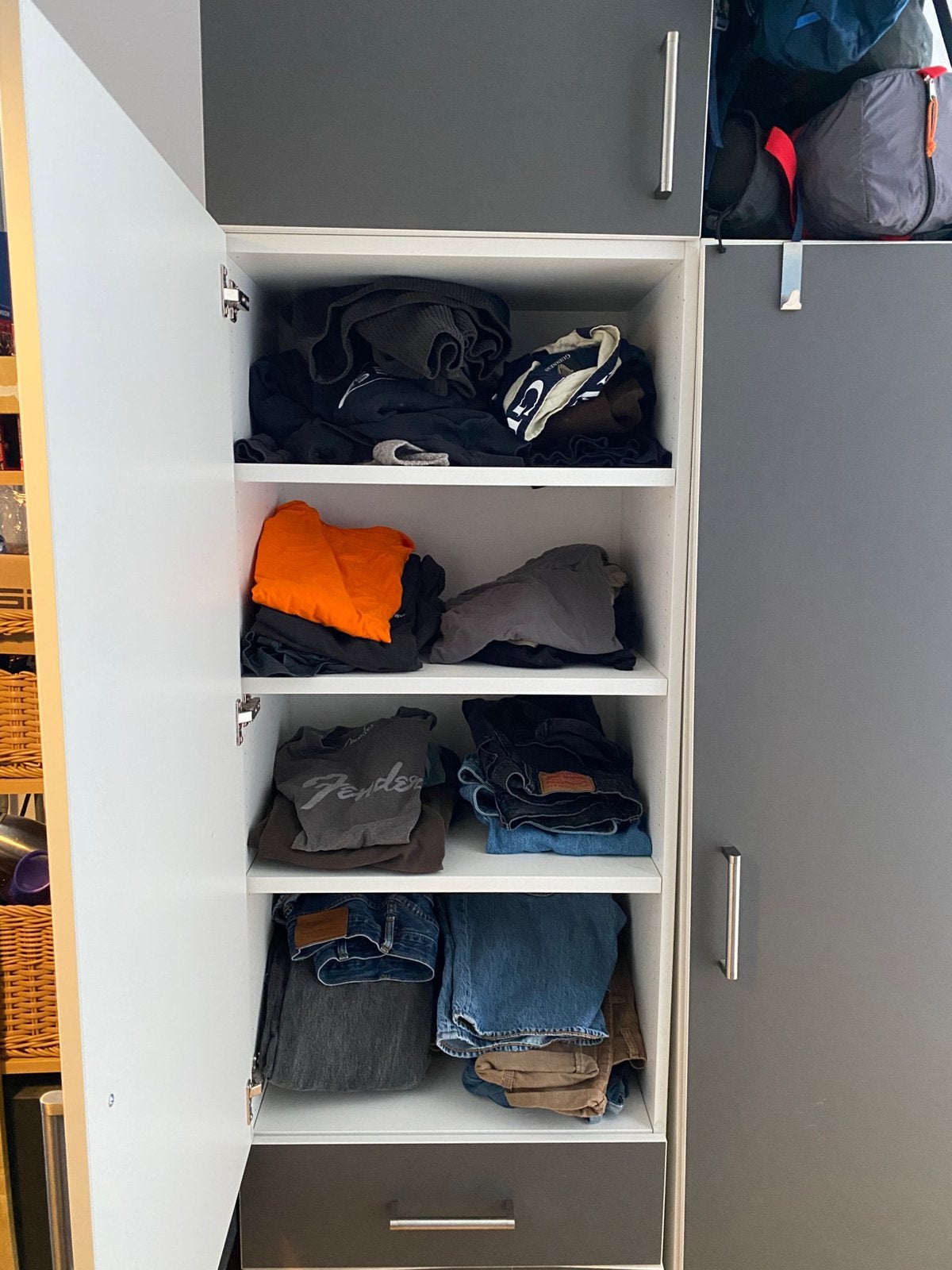Foto 3 van Kledingkast / Wardrobe / Closet (GRATIS)