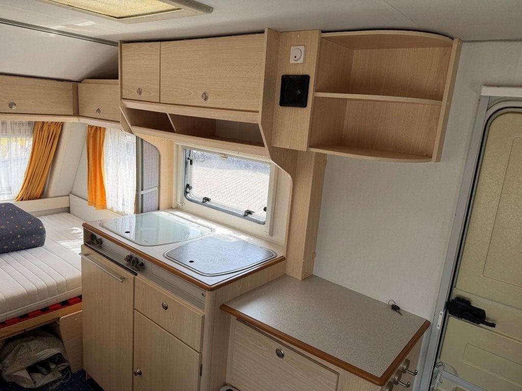 Foto 14 van KIP Starline 44 TTR ’02 (Vastbed, Treinzit)