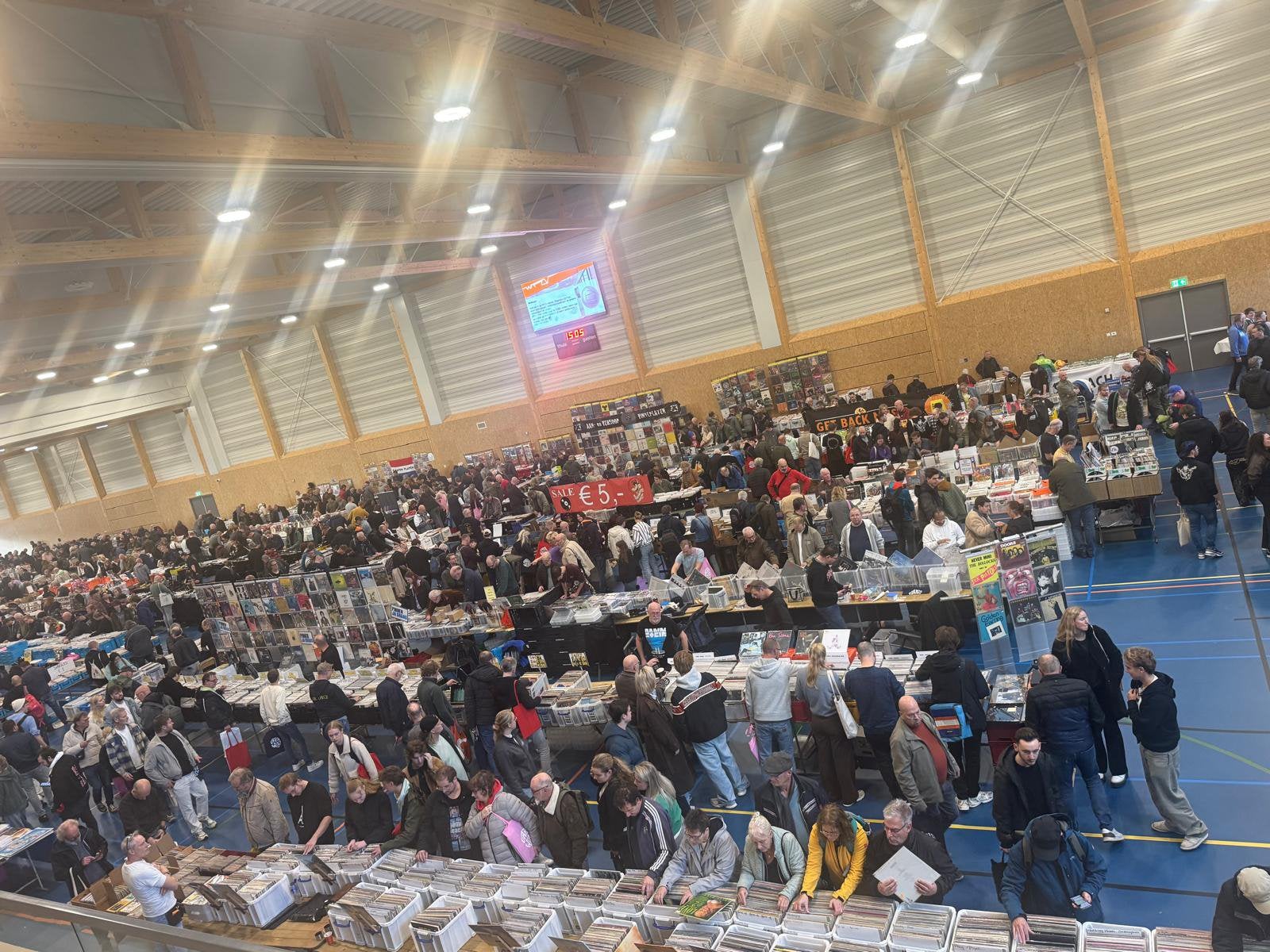 XXXL Platenbeurs Zwolle zondag 25 oktober WRZV Hal