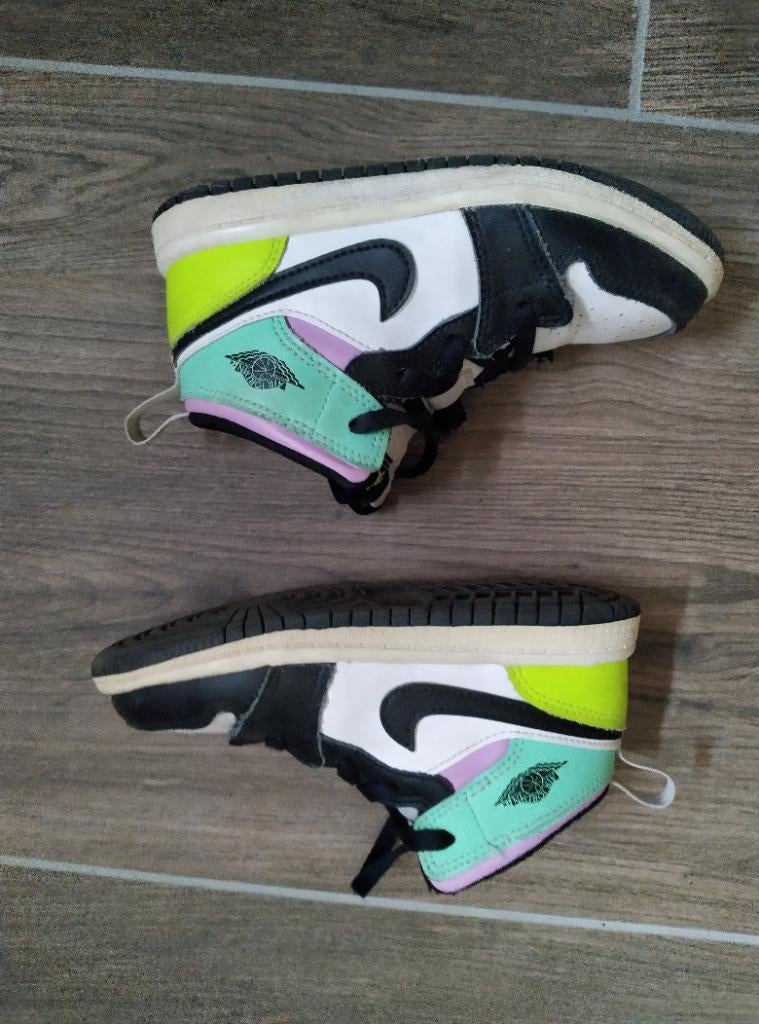 NIKE sneakers meisje maat 25, Kinderen en Baby's, Kinderkleding | Schoenen en Sokken, Ophalen, Meisje, Sportschoenen, Zo goed als nieuw