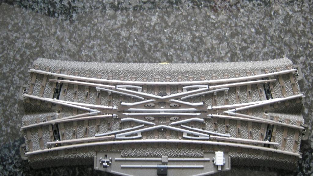 MÄRKLIN 24624: electrische kruiswissel C-rails met lantaarn, Wisselstroom, Nieuw, Rails, Ophalen of Verzenden