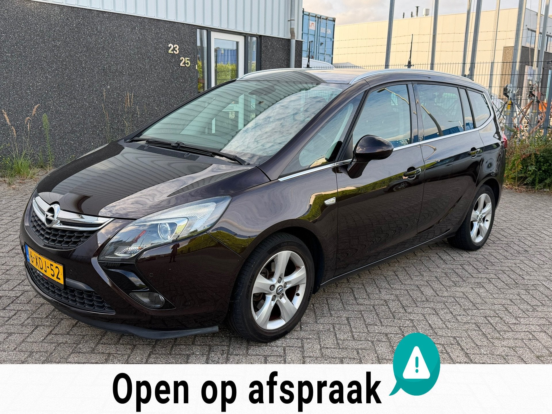 Opel Zafira Tourer 1.4 Business+ 2014, Auto's, Euro 5, Gebruikt, 4 cilinders, Bruin
