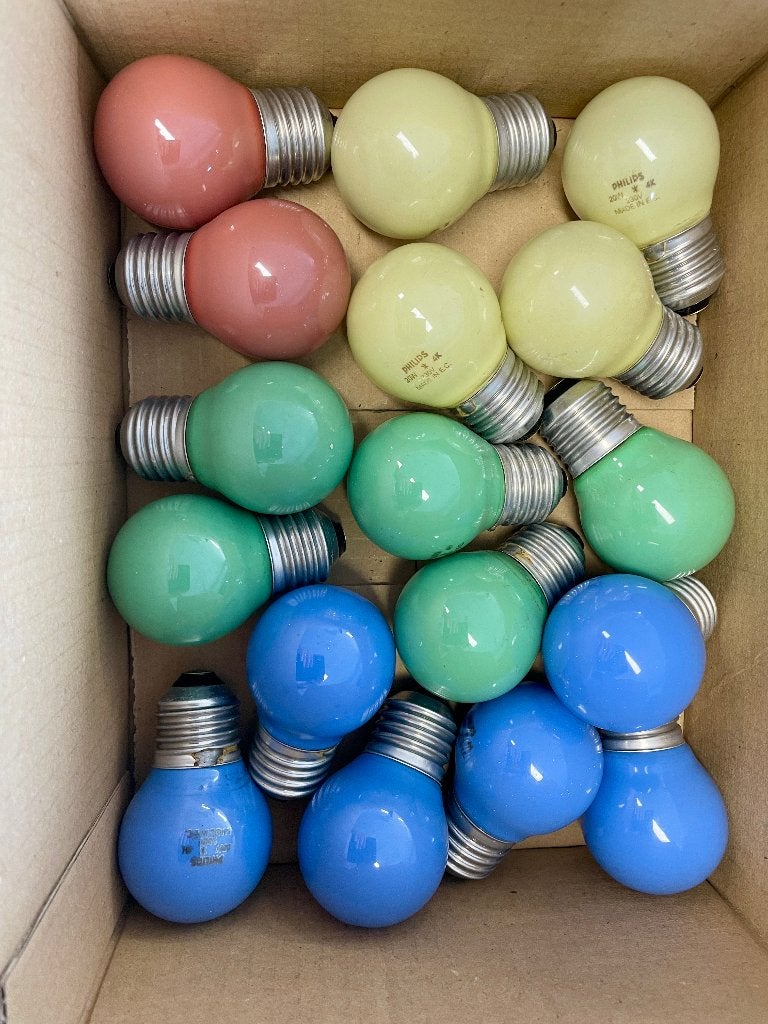Philips gloeilampen E27 gekleurd, ook Globe 51 stuks 90 Euro, Gloeilamp, Overige lichtkleuren, E27 (groot), Zo goed als nieuw