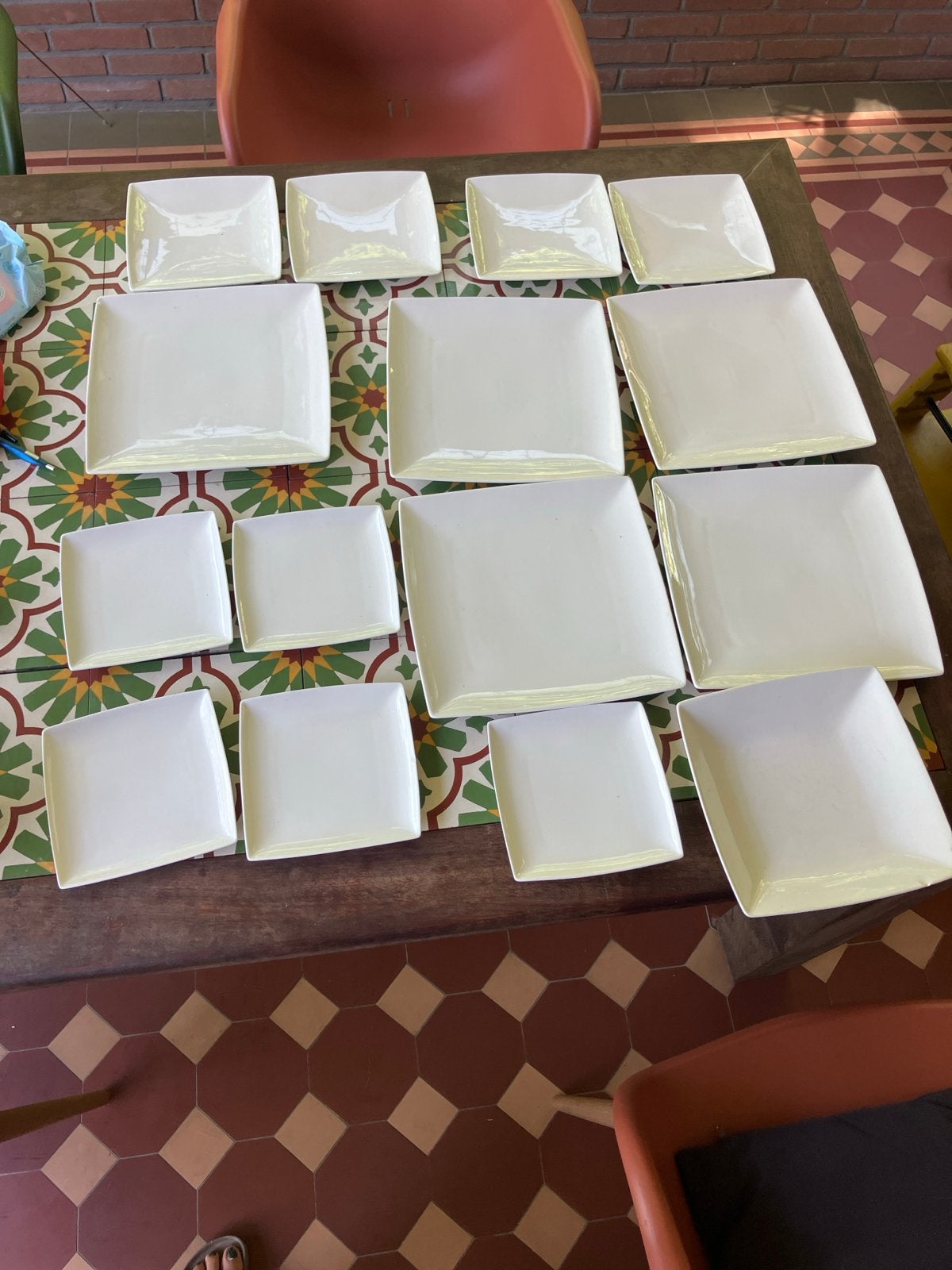 Yong servies wit vierkant, Ophalen of Verzenden, Gebruikt, Overige materialen, Bord(en)