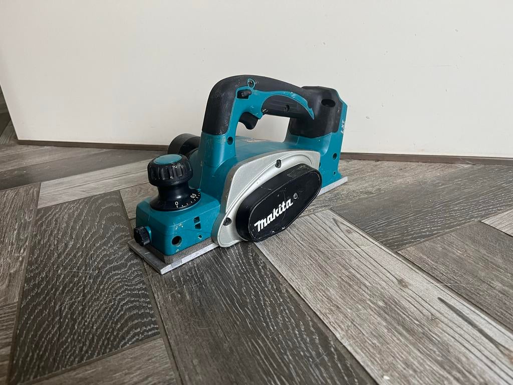 Makita DKP180Z 18V LXT Accuschaafmachine - Goede staat, Ophalen, Gebruikt