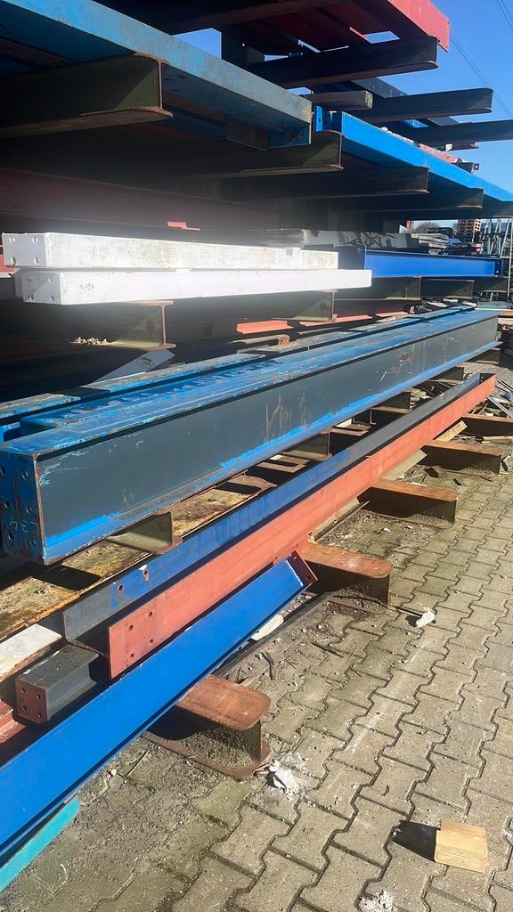 IPE 300 staal van 6 meter, Tuin en Terras, Palen, Balken en Planken, Ophalen of Verzenden, Zo goed als nieuw