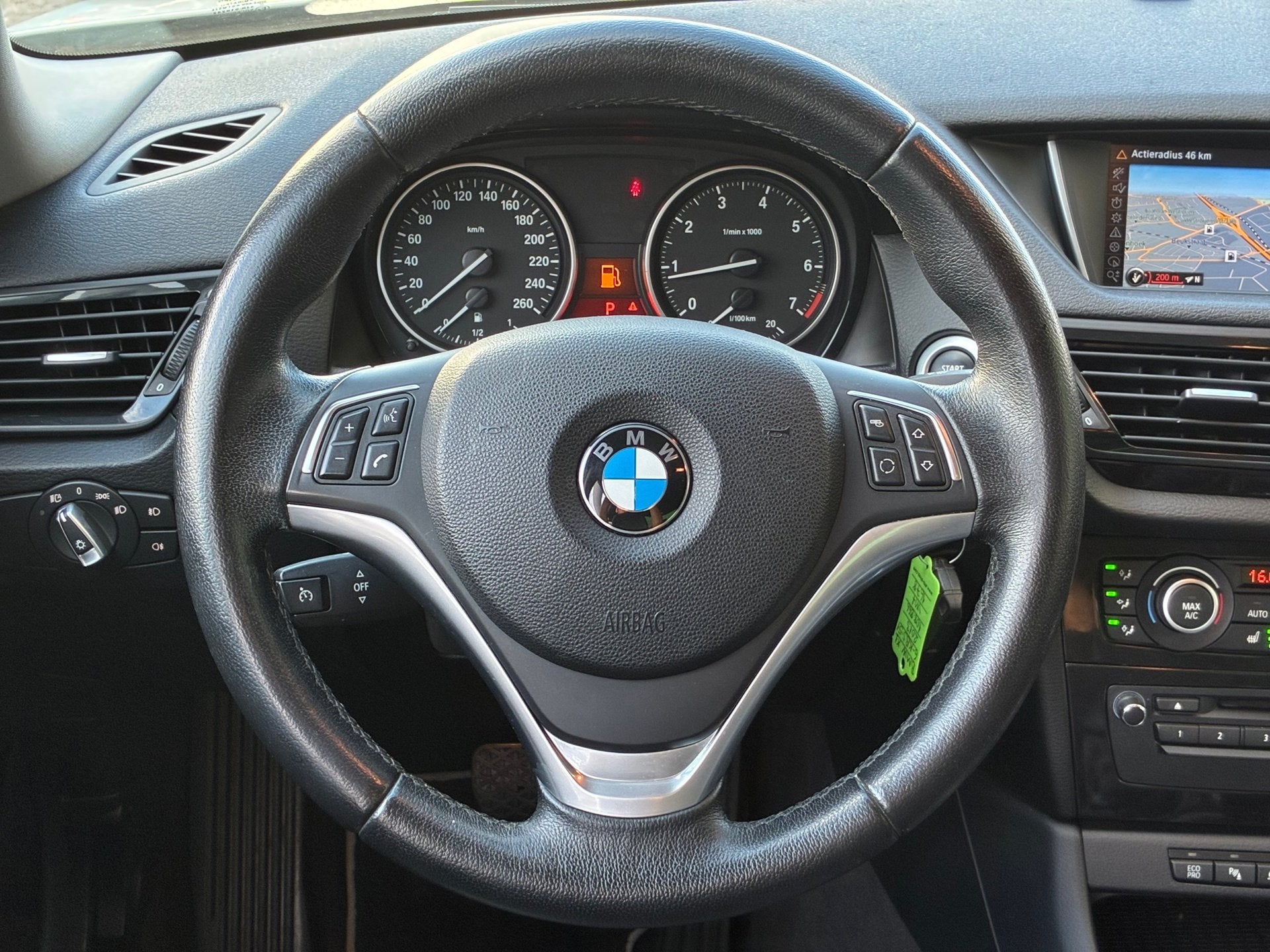 BMW X1 XDrive20i Upgrade Edition|D-ketting v.v.|Automaat|Nav, Gebruikt, Euro 6, 4 cilinders, 2000 kg