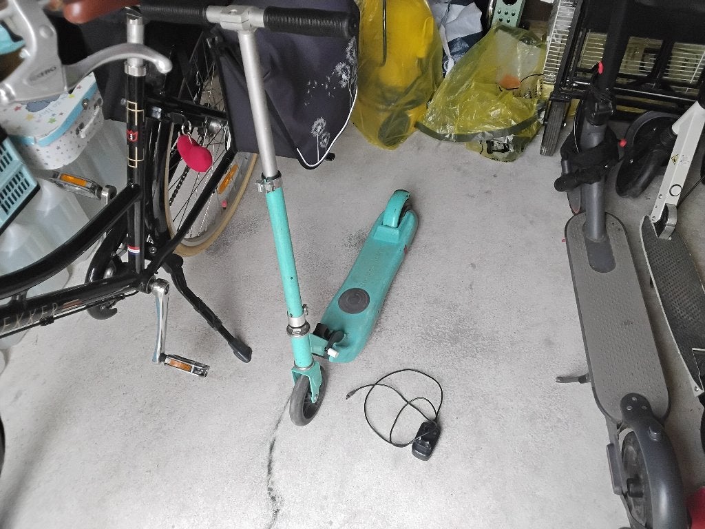 elektrische kinderstep, Fietsen en Brommers, Ophalen of Verzenden, Gebruikt, Elektrische step (E-scooter), Booster scooter