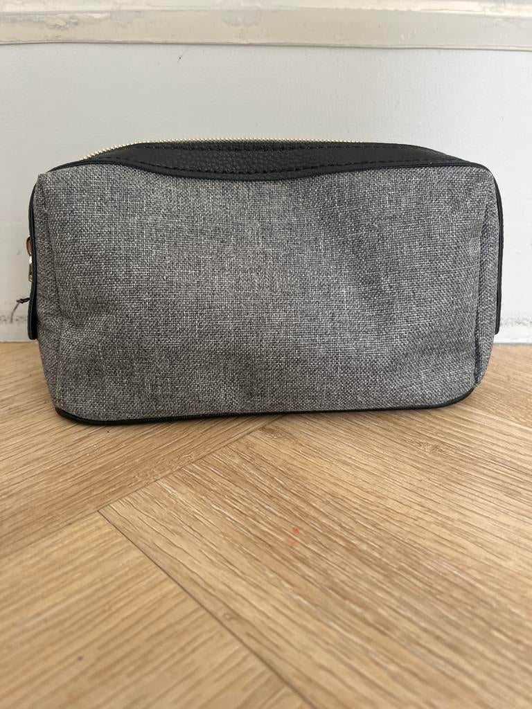Reis toilettas met slaapmasker en verzorgingsproducten, Ophalen of Verzenden, Nieuw, Grijs, Heer of Dame