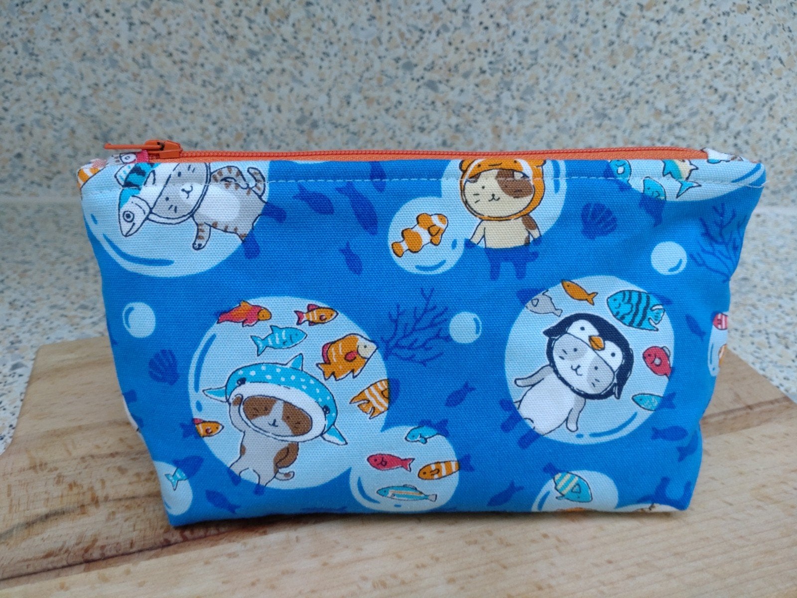 Vrolijk etui met poezen en vissen, Ophalen of Verzenden, Nieuw, Blauw, Jongen of Meisje