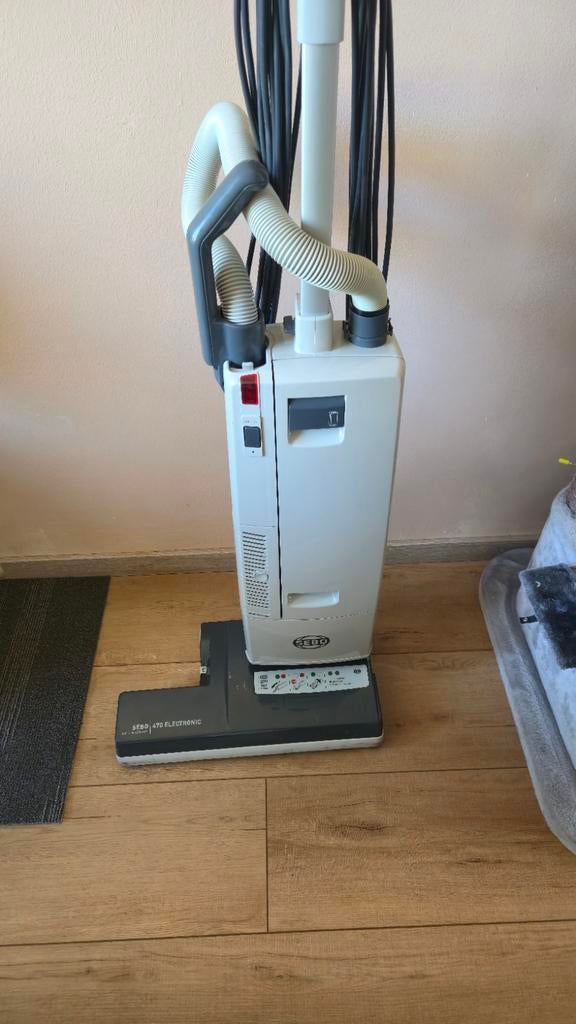 Sebo 470 electronic, Witgoed en Apparatuur, Stofzuigers, Ophalen, Zo goed als nieuw, Stofzak, 1200 tot 1600 watt