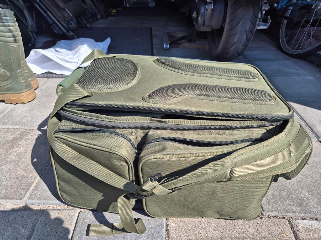 Trakker nxg rugzak en tackle pouch., Watersport en Boten, Hengelsport | Karpervissen, Ophalen of Verzenden, Zo goed als nieuw