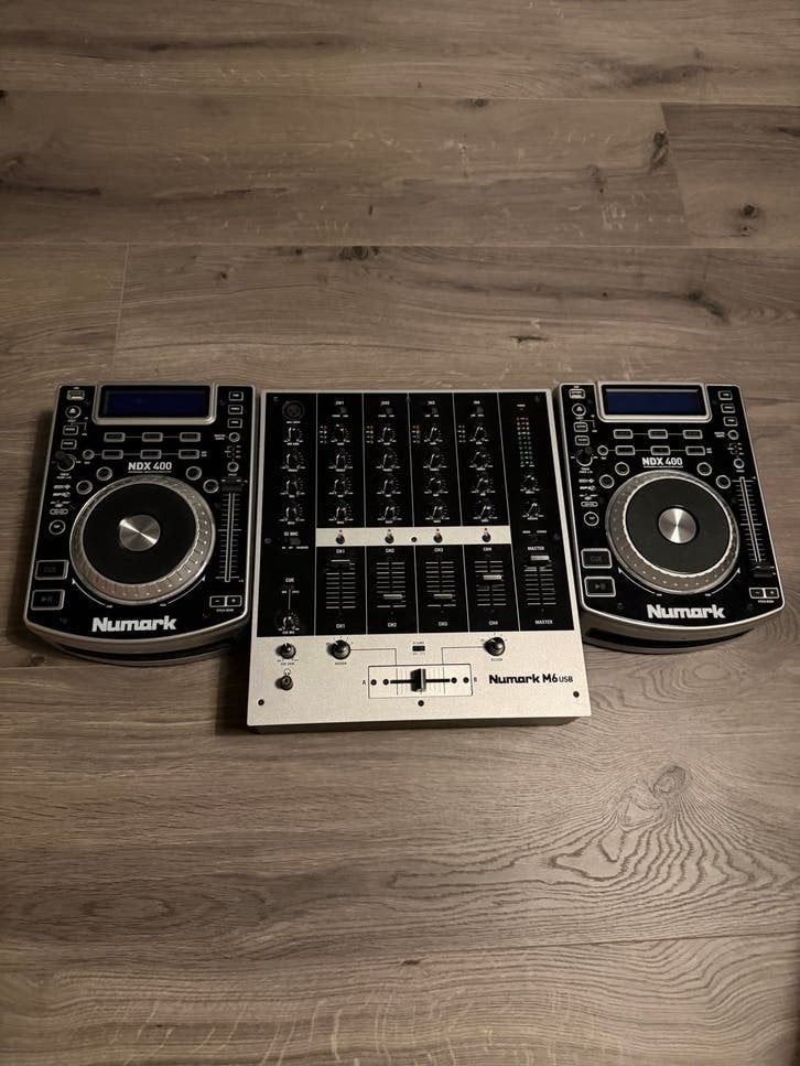 Numark M6 USB Mixer met 2x Numark NDX 400 spelers, Ophalen of Verzenden, Zo goed als nieuw, Dj-set, Numark