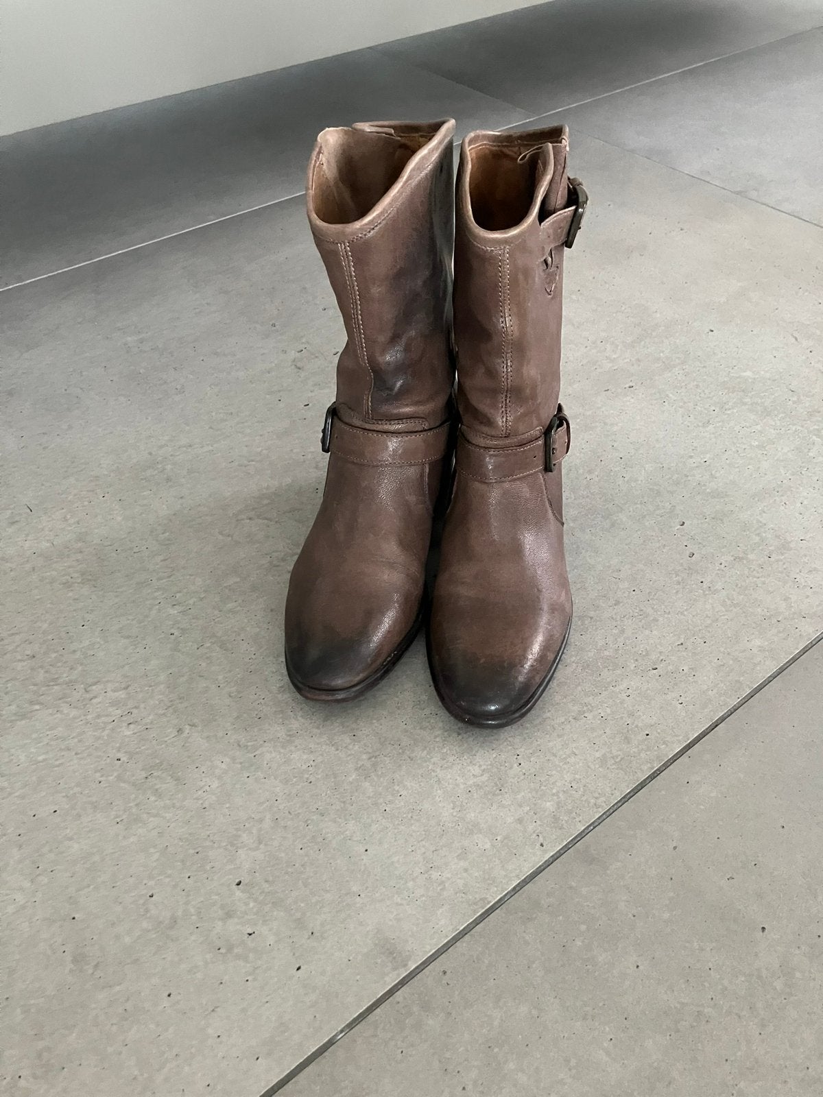 Ugg halfhoge laarzen, Kleding | Dames, Schoenen, Lage of Enkellaarzen, Ophalen of Verzenden, Zo goed als nieuw, Grijs