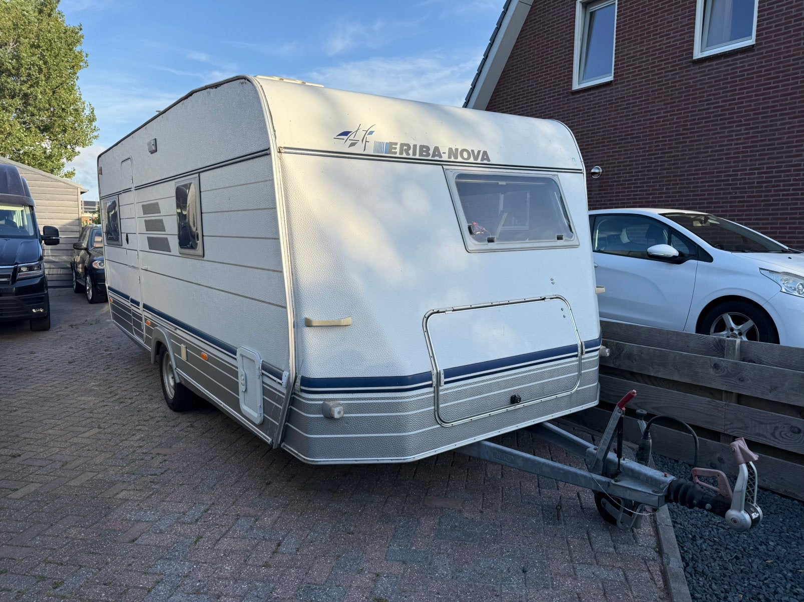 Eriba Nova 545A caravan met airco en voortent, Schokbreker, Rondzit, Frans bed, Particulier