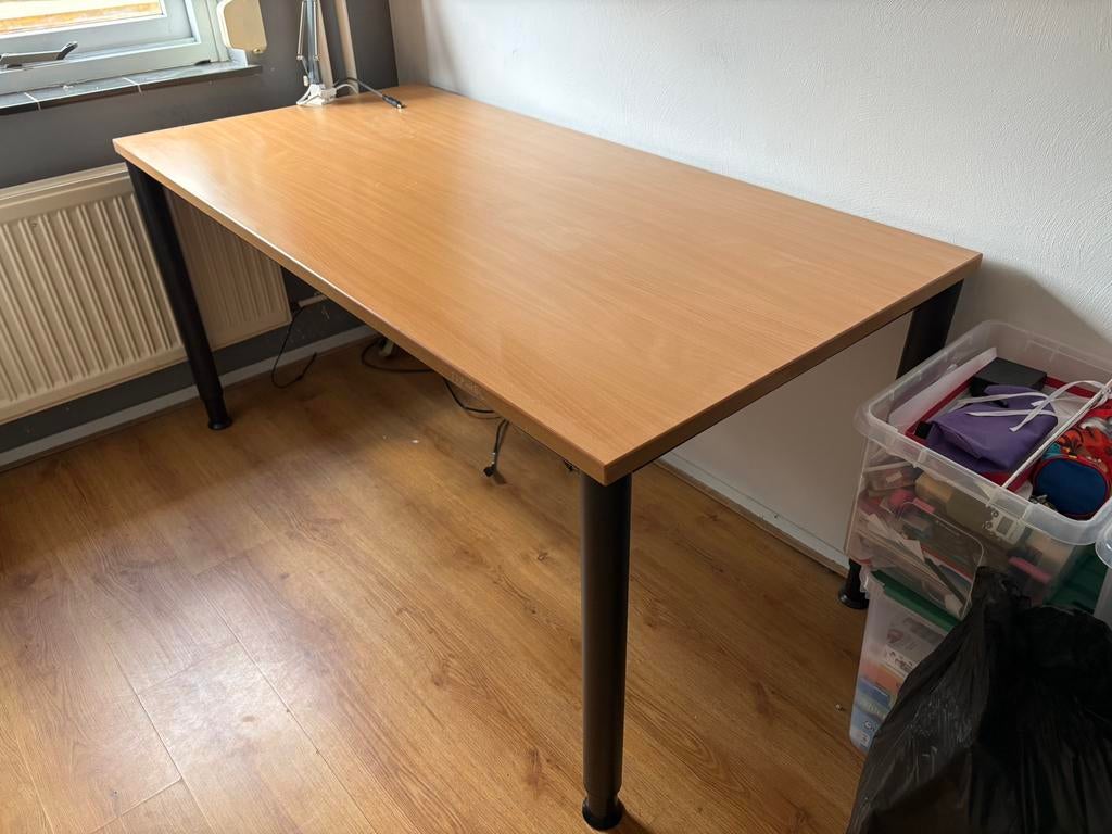 Desk with chair, Ophalen of Verzenden, Zo goed als nieuw