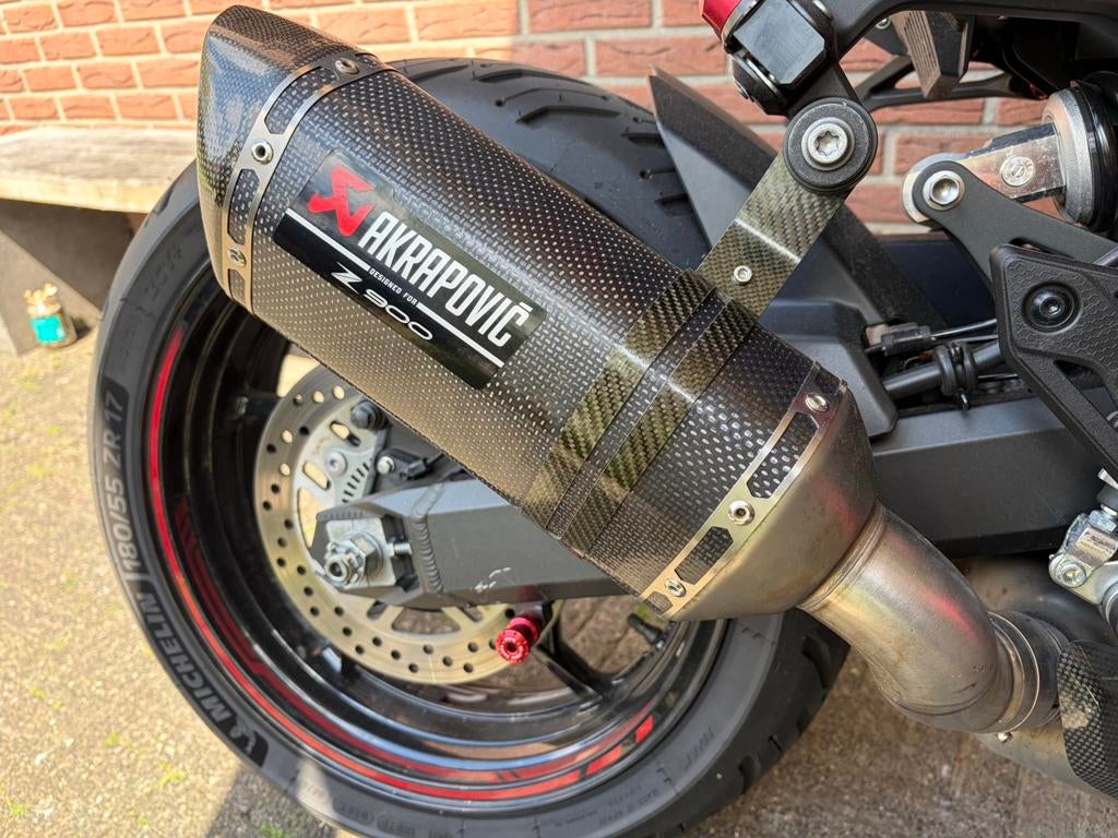 Akrapovic Slip-on Carbon Kawasaki Z900 2025/2026, Ophalen of Verzenden