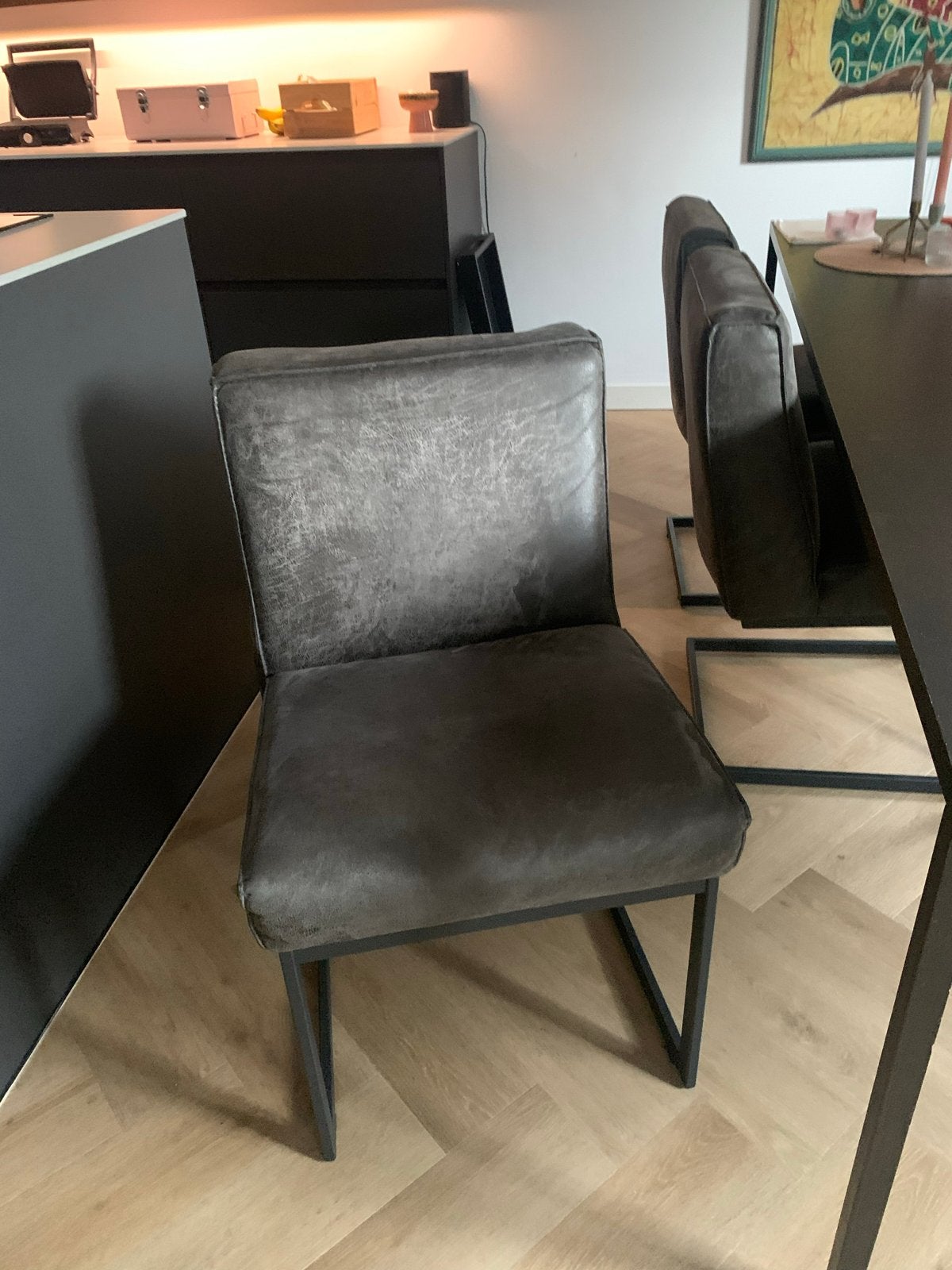 Het Anker Eettafel stoelen en eetafel bank -, Ophalen, Twee, Zo goed als nieuw, Stof