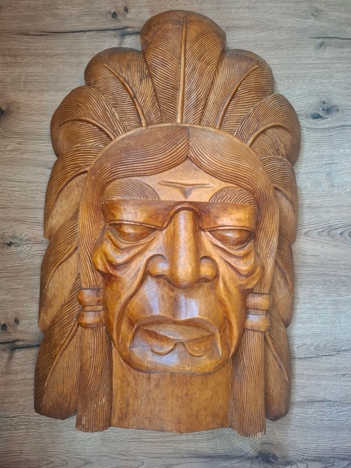 Zwaar houten masker, Ophalen