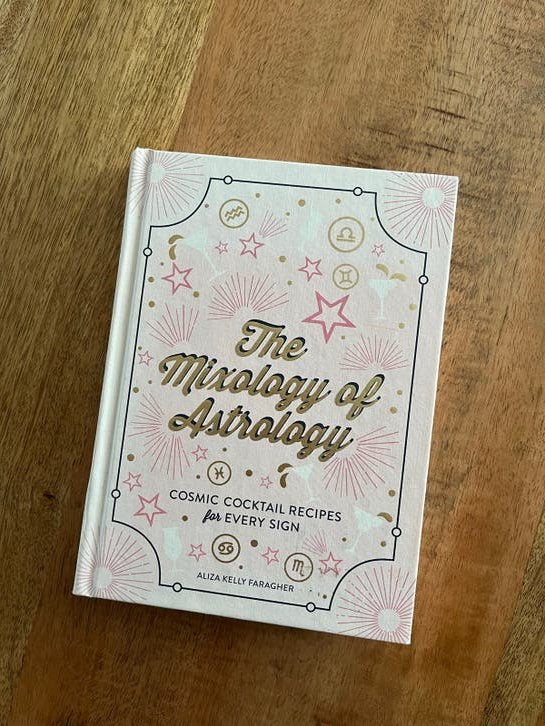 The Mixology of Astrology - Cocktail Recepten Boek, Ophalen of Verzenden, Zo goed als nieuw, Astrologie, Overige typen