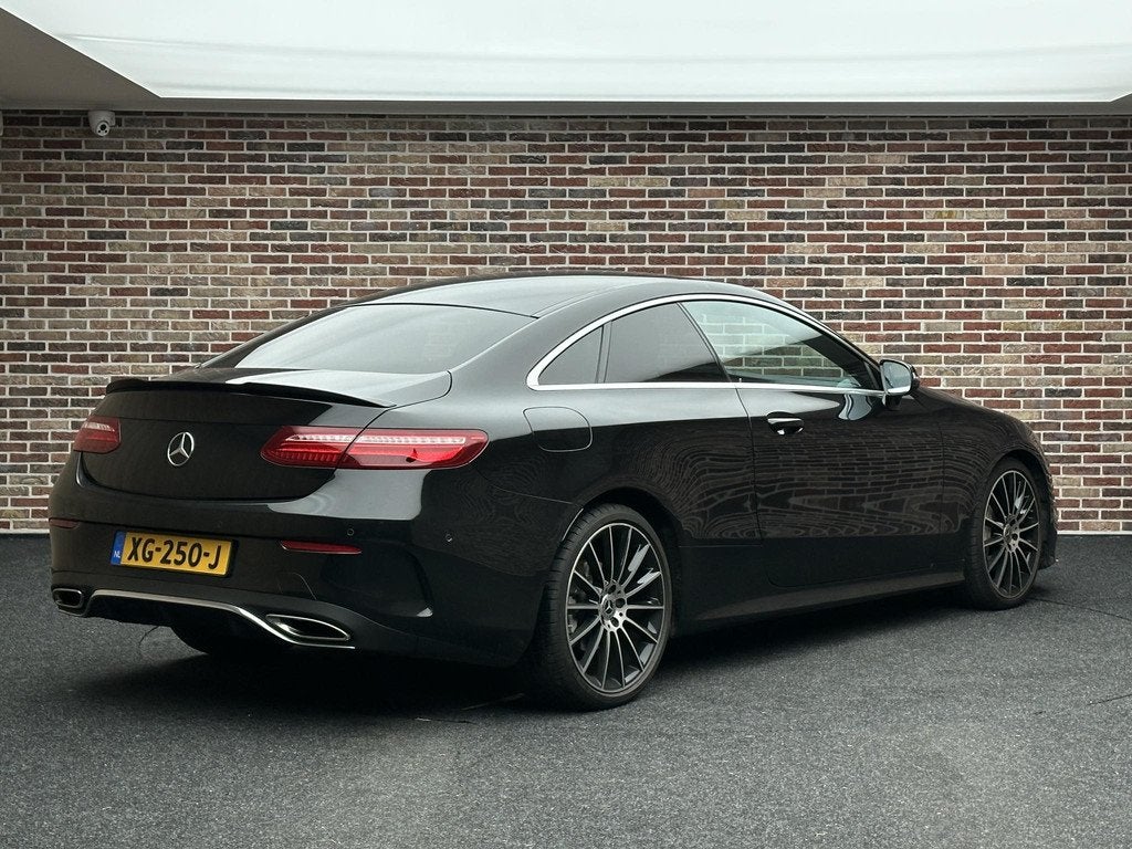 Mercedes-Benz E-klasse Coupé 200 Premium Plus AMG Pakket Me, Auto's, Mercedes-Benz, Automaat, 4 cilinders, 4 stoelen, Zwart