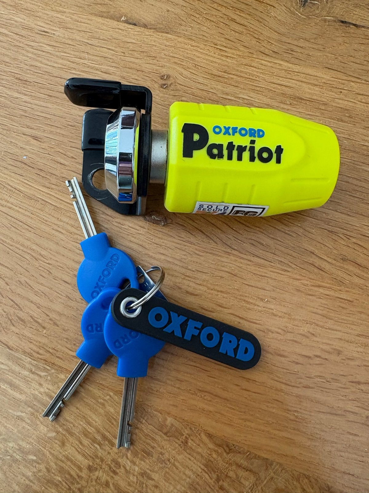 Oxford Patriot schijfremslot ART4 gecertificeerd, Motoren, Accessoires | Sloten, Ophalen of Verzenden, Zo goed als nieuw
