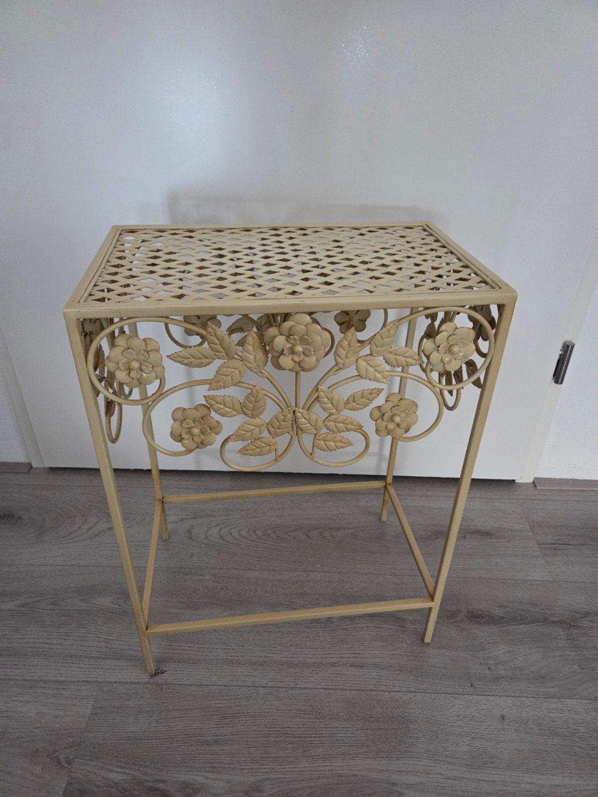 brocante  bijzettafel, Ophalen
