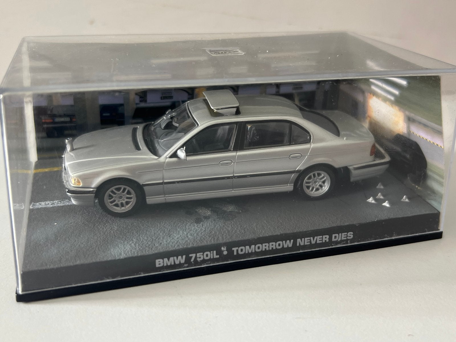 BMW 750iL Tomorrow Never Dies modelauto, Ophalen of Verzenden, Zo goed als nieuw, Overige typen