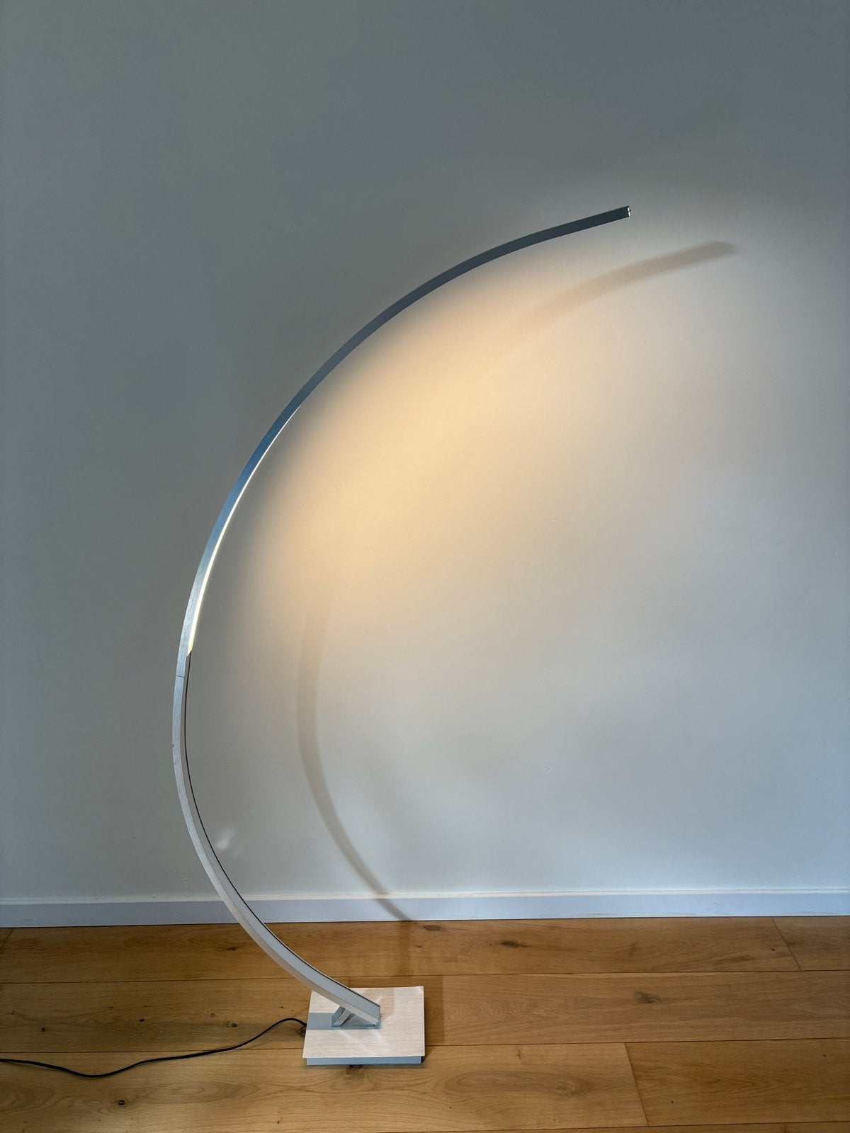 Moderne booglamp met LED verlichting, Ophalen, Overige fittingen, Zo goed als nieuw, Metaal