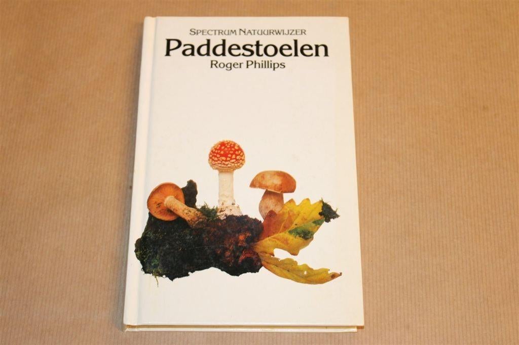 Paddestoelen Herkennen — Met de Foto's van Roger Phillips, Ophalen of Verzenden, Gelezen, Bloemen, Planten en Bomen