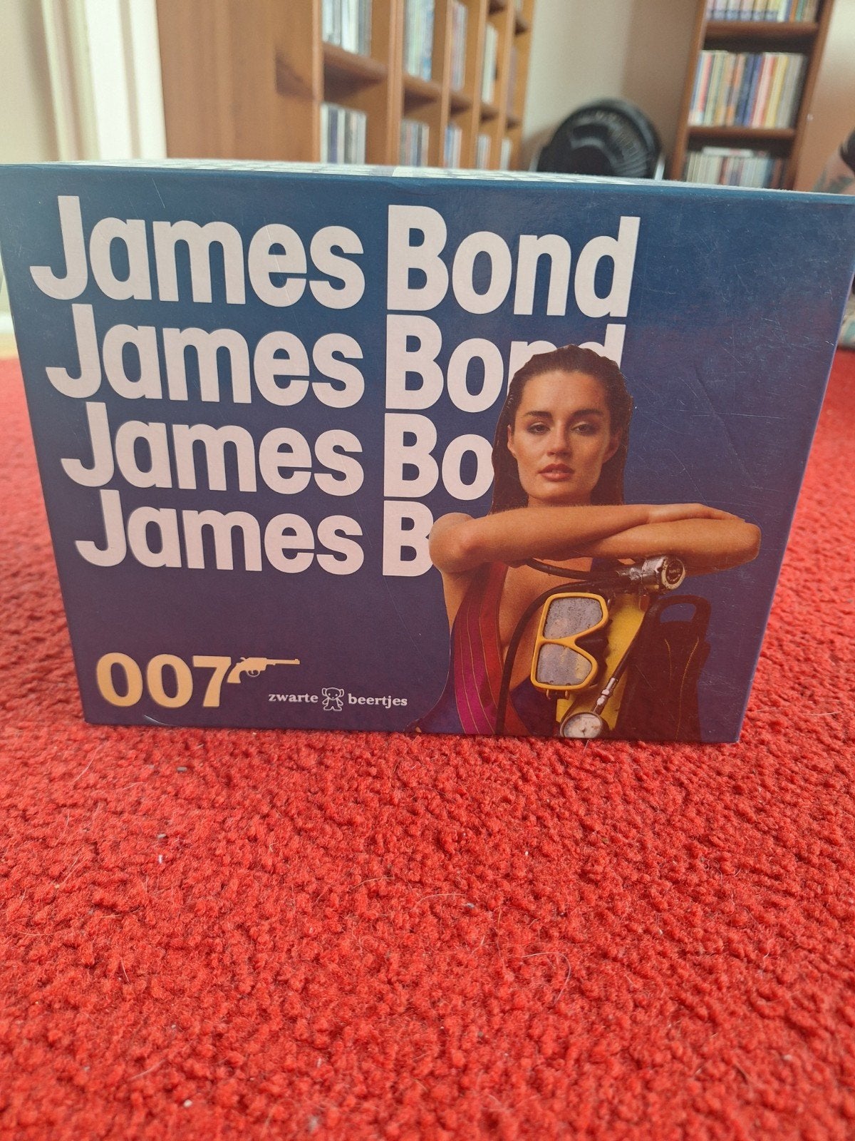 James bond 007 - zwarte beertjes box IAN FLEMING, Boeken, Detectives, Gelezen, Ophalen of Verzenden