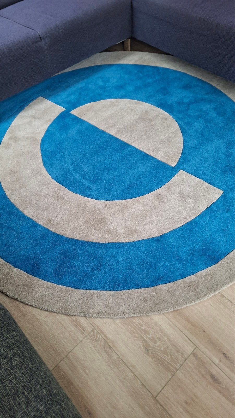 mooie vloerkleed rond 200cm niet gebruikt, Huis en Inrichting, Stoffering | Tapijten en Kleden, Ophalen, Blauw, 150 tot 200 cm