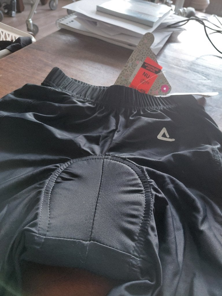 Nieuwe Dames Fietsbroek met Zeem - Maat L, Fietsen en Brommers, Fietsaccessoires | Fietskleding, Nieuw, Dames, Onderkleding, L