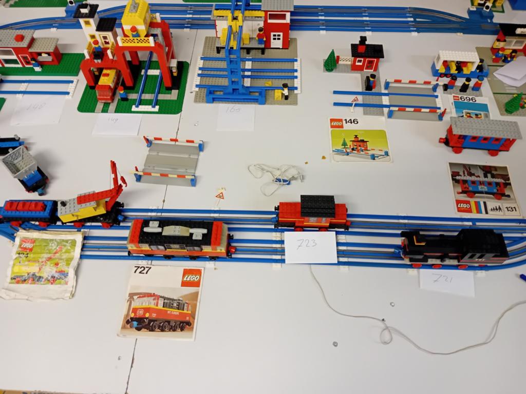 Diverse lego treinen en gebouwen jaren 70, Kinderen en Baby's, Speelgoed | Duplo en Lego, Ophalen of Verzenden