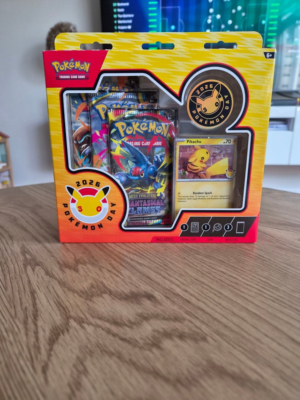Pokémon TCG - Pokémon day 2026 Pikachu Collection (30th), Ophalen of Verzenden, Nieuw, Boosterbox, Foil