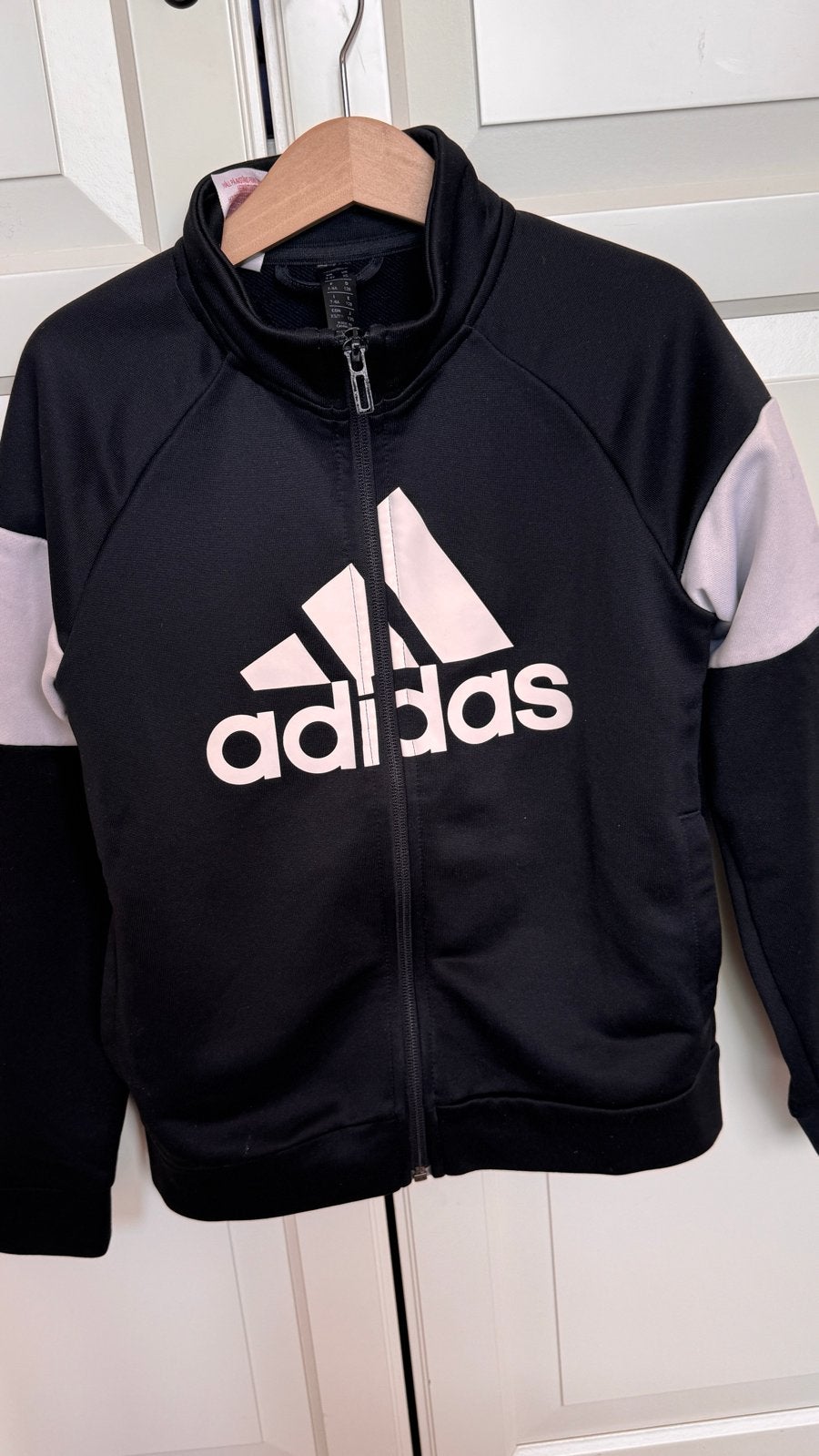 Adidas vest maat 128, Ophalen of Verzenden, Gebruikt, Jongen of Meisje, Trui of Vest