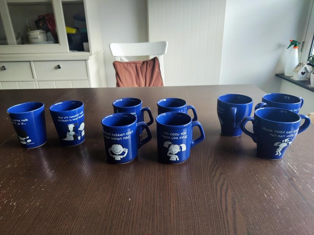 Blue Band: mokken bekers en soepkommen bijna (gratis), Huis en Inrichting, Keuken | Servies, Gebruikt, Keramiek, Ophalen of Verzenden