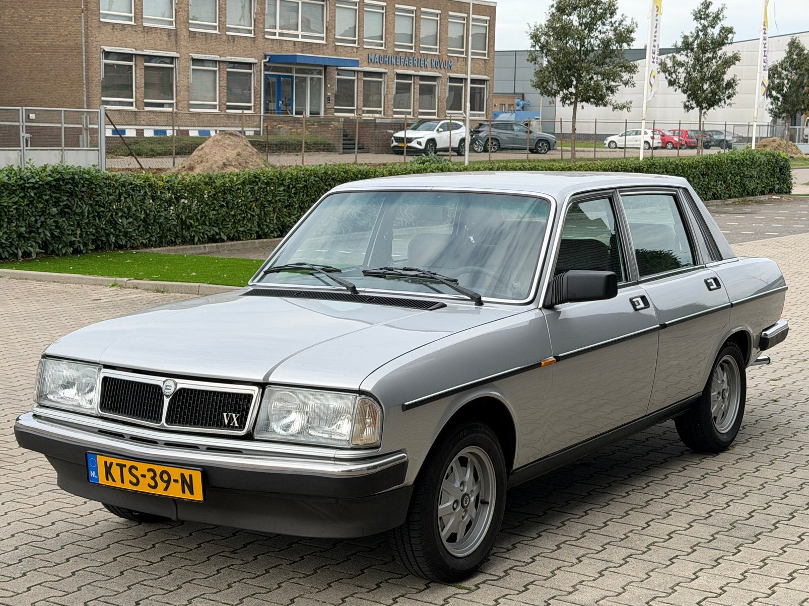 Lancia Trevi Volumex, Voorwielaandrijving, Stof, Beige, Handgeschakeld