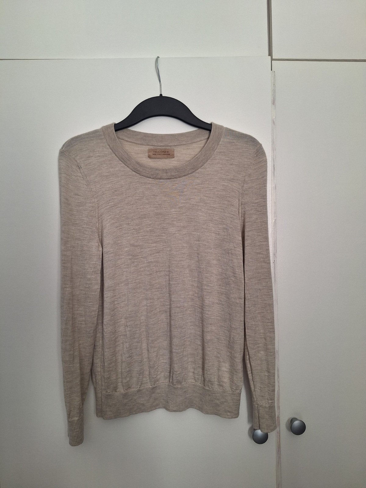 Falconeri 100% kasjmier dames trui beige sand maat XS 34, Verzenden, Beige, Zo goed als nieuw, Maat 34 (XS) of kleiner