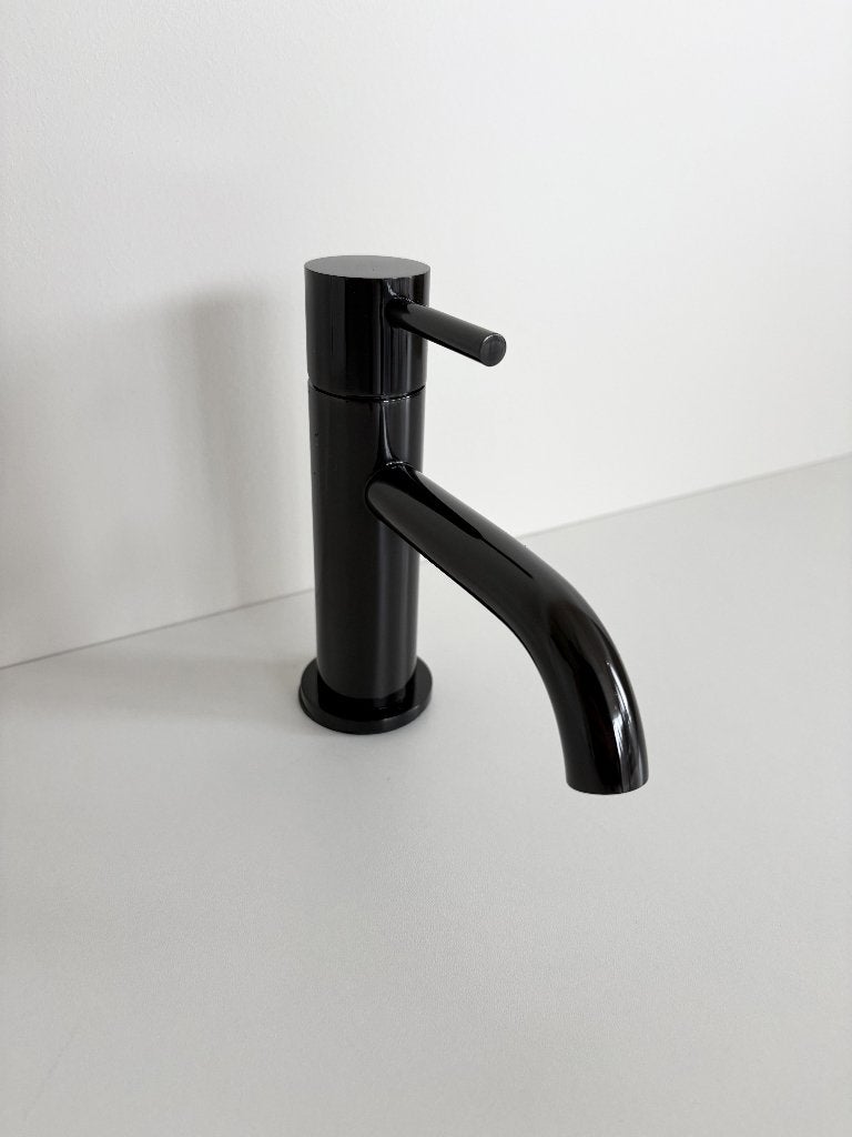 Nieuwe luxe wastafelkraan laag | Gunmetal black | Nieuw, Info@regn.nl, Vreebergen 5, 9403 ET Assen, Regn, Nieuw