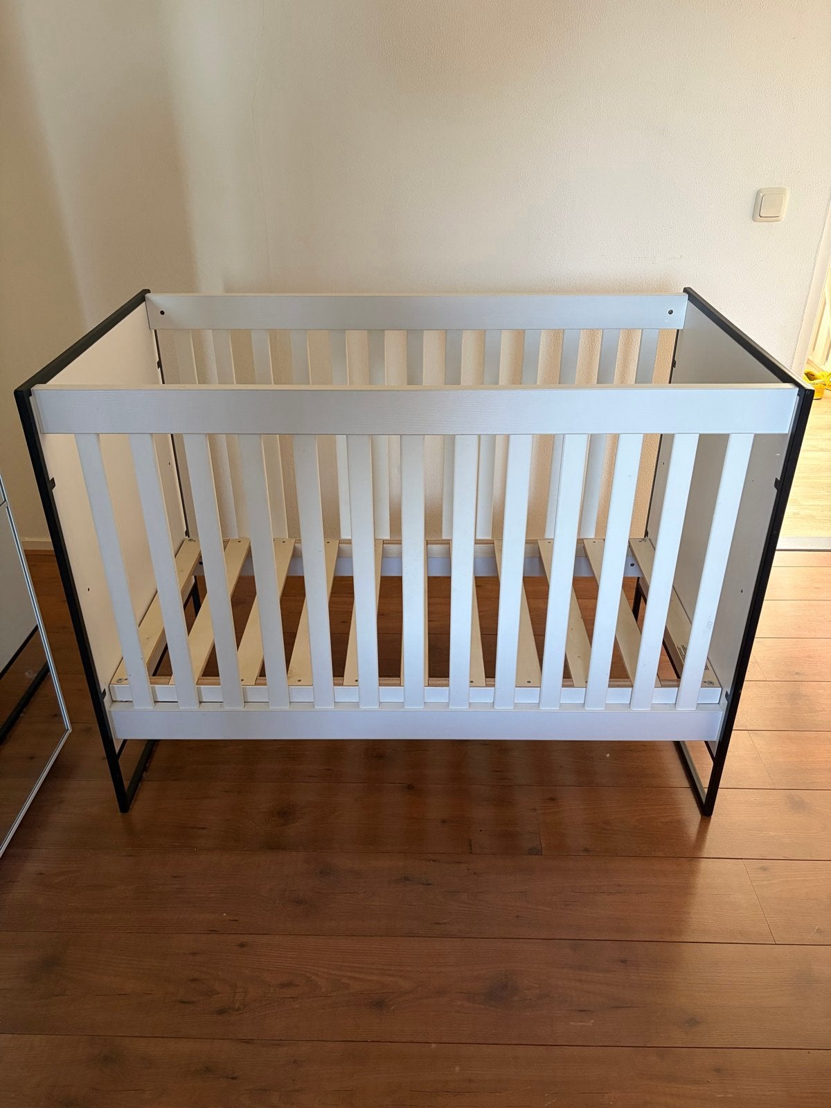 Ledikant 120x60 cm inclusief matras - Zo goed als nieuw, Ophalen, Verstelbaar, Eenpersoons, Wit