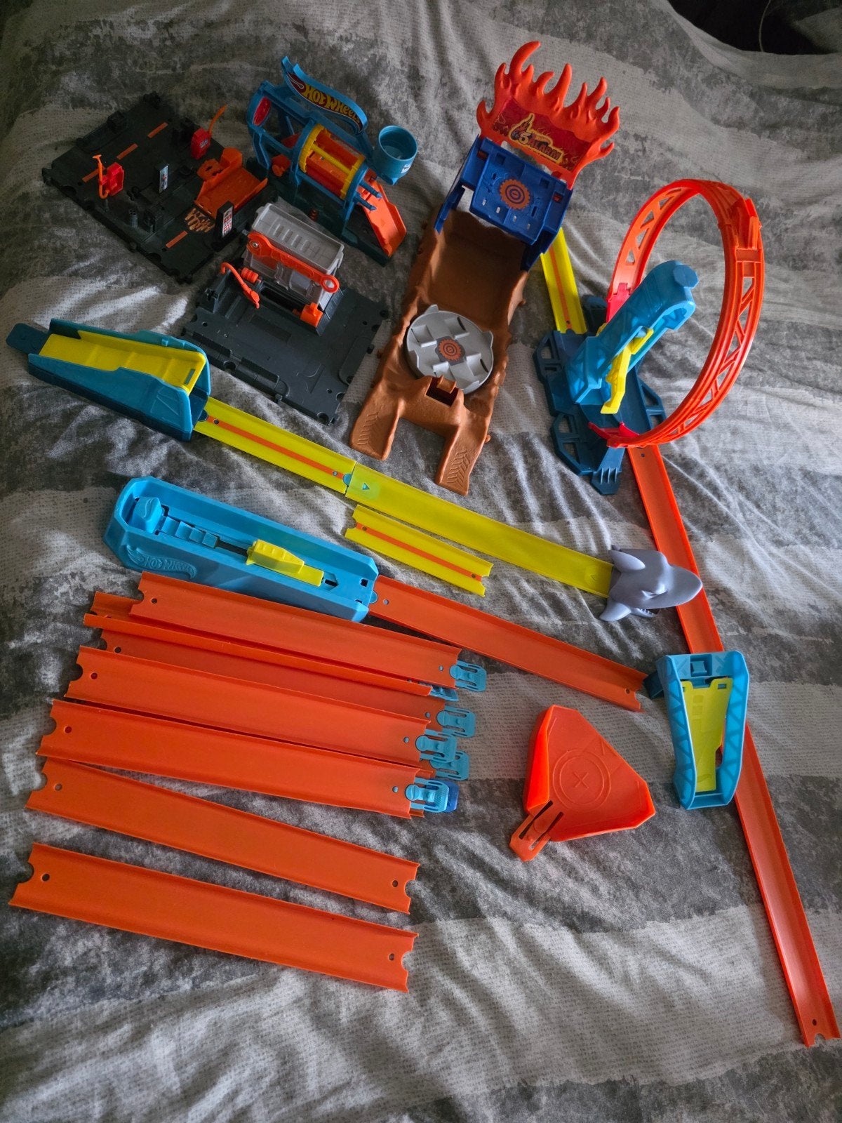 Foto 5 van Grote Hot Wheels set - Ultimate Garage, Gorilla, Wasstraat